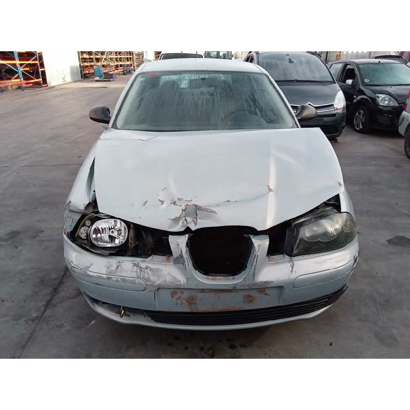 seat ibiza (6l1) del año 2002