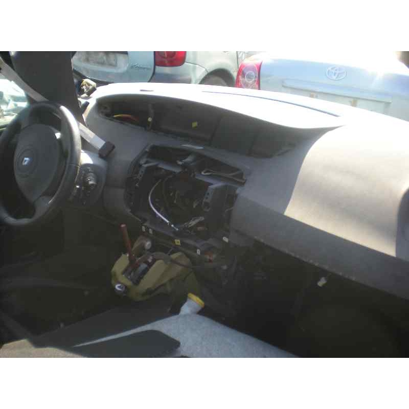 renault scenic ii del año 2004