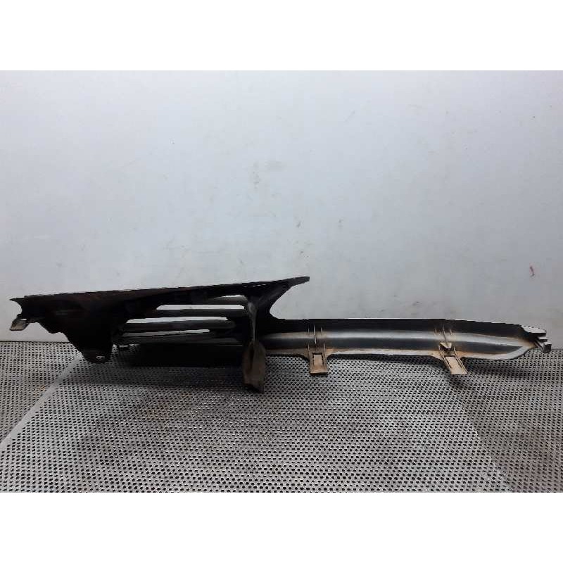 Recambio de rejilla delantera para renault megane i berlina hatchback (ba0) referencia OEM IAM  95509 2