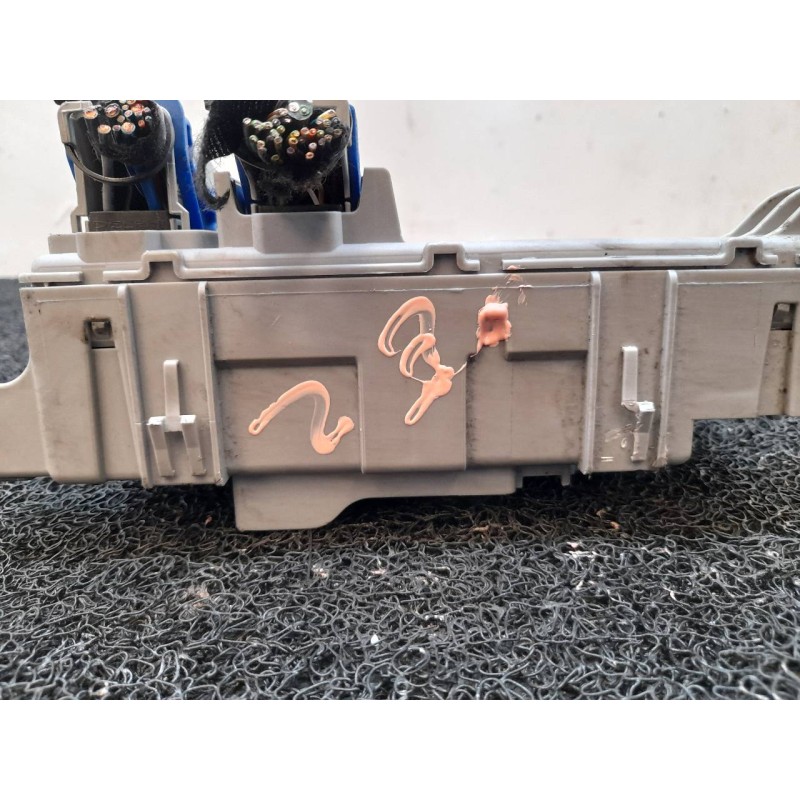 Recambio de caja reles / fusibles para fiat punto (evo) (199) dynamic referencia OEM IAM 518690940 90429532 - Blanco 3
