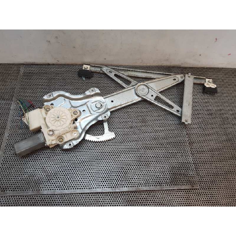 Recambio de elevalunas delantero izquierdo para toyota avensis berlina (t25) 2.2 d-4d executive sedán (4-ptas.) referencia OEM I - Gris