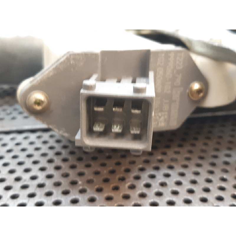 Recambio de elevalunas delantero izquierdo para toyota avensis berlina (t25) 2.2 d-4d executive sedán (4-ptas.) referencia OEM I - Gris 4