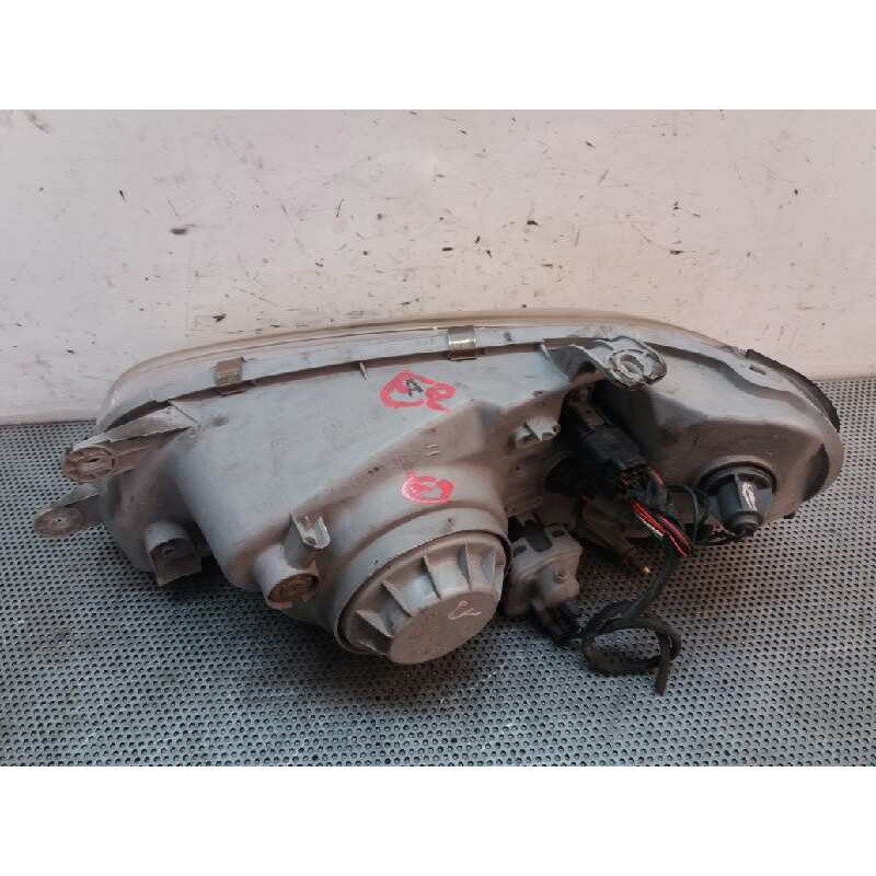 Recambio de faro derecho para kia carnival 2.9 turbodiesel cat referencia OEM IAM 3