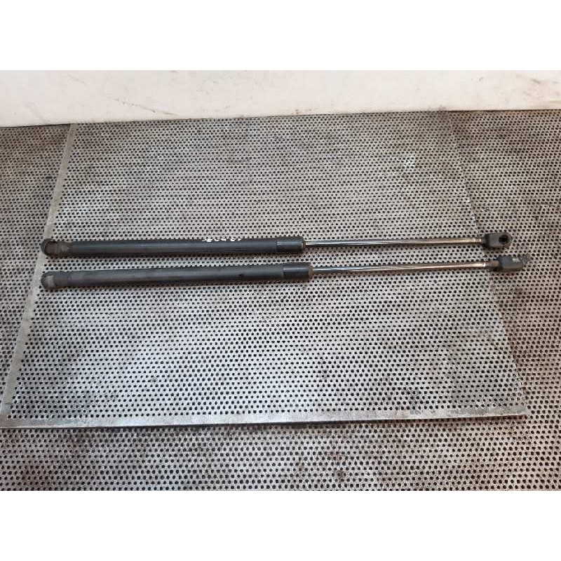 Recambio de amortiguadores maletero / porton para audi a2 (8z) 1.4 tdi colour.storm referencia OEM IAM