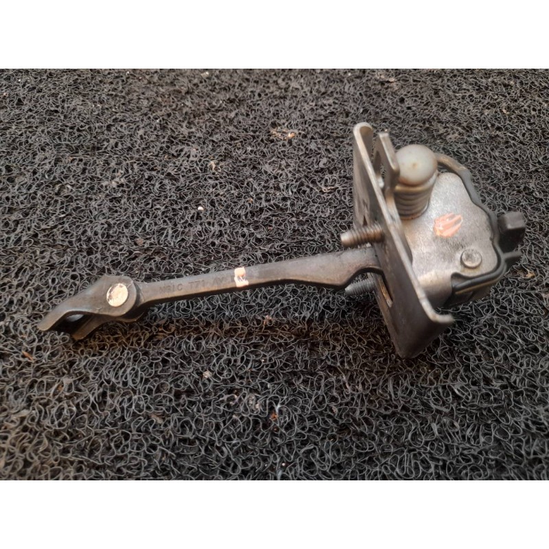 Recambio de retenedor puerta delantera izquierda para peugeot 308 sw sport referencia OEM IAM   