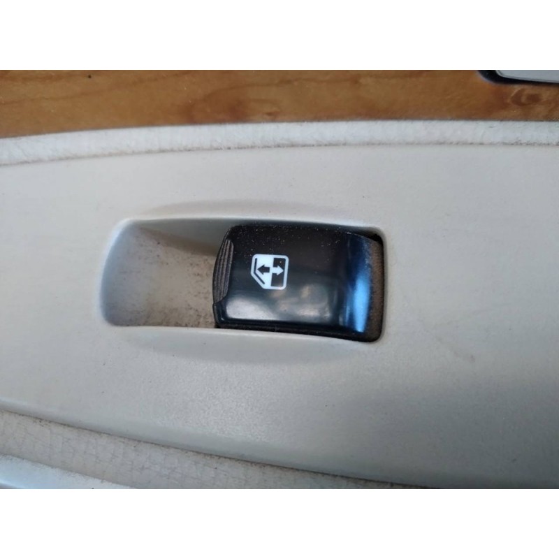 Recambio de mando elevalunas trasero derecho para ssangyong rexton rx 270 plus / 270 xdi plus referencia OEM IAM   