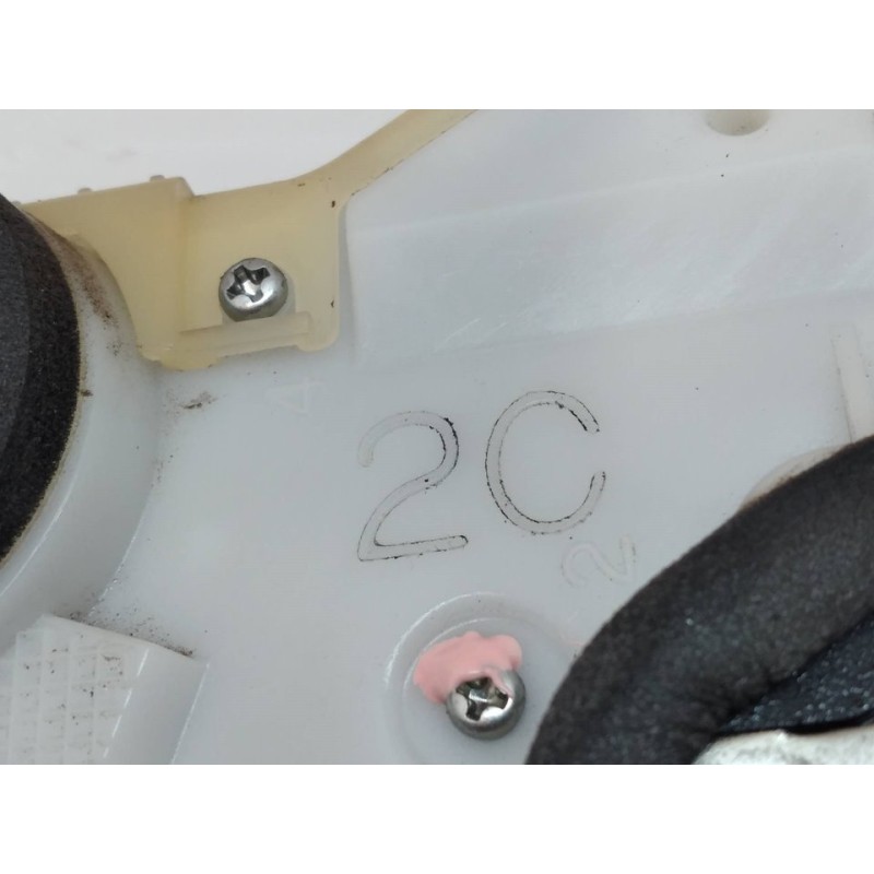 Recambio de cerradura puerta delantera derecha para toyota yaris ts referencia OEM IAM 2C - Negro 4