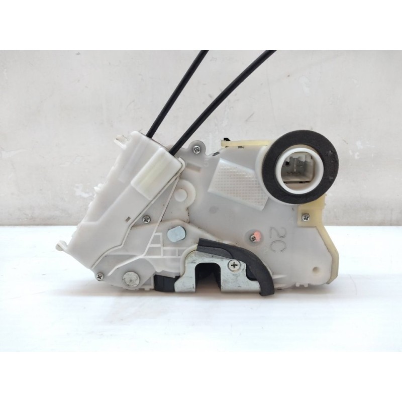 Recambio de cerradura puerta delantera derecha para toyota yaris ts referencia OEM IAM 2C - Negro 5