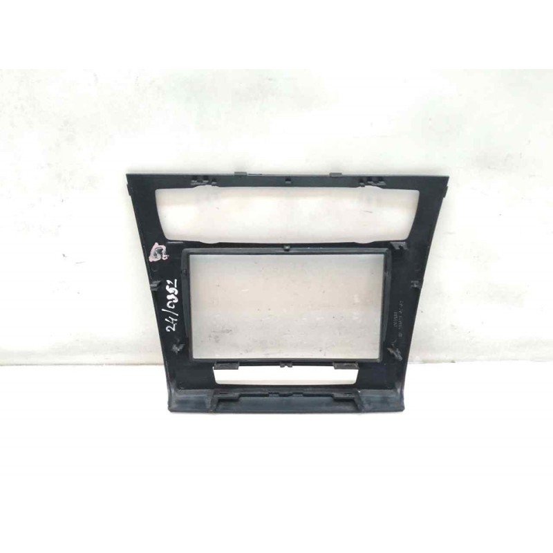 Recambio de consola central para bmw serie 1 berlina (e81/e87) 118d referencia OEM IAM RF2810230702 - Blanco 4