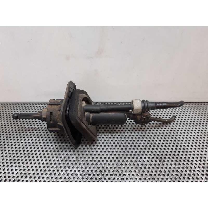 Recambio de bomba embrague para volvo s40 berlina 2.0 diesel cat referencia OEM IAM S4MZD  FOMOCO 3