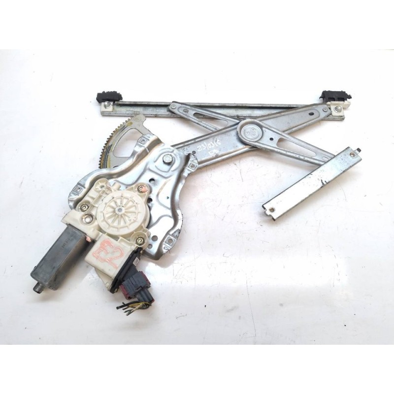 Recambio de elevalunas delantero derecho para toyota corolla (e12) 2.0 d-4d sol berlina referencia OEM IAM 6981002130
