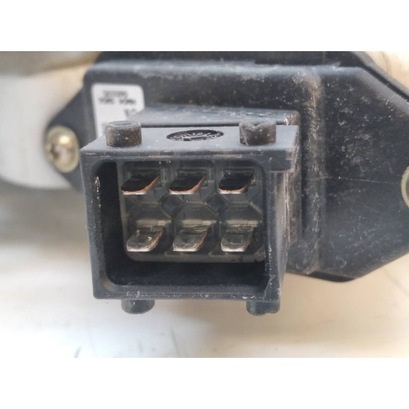 Recambio de elevalunas delantero derecho para toyota corolla (e12) 2.0 d-4d sol berlina referencia OEM IAM 6981002130 2
