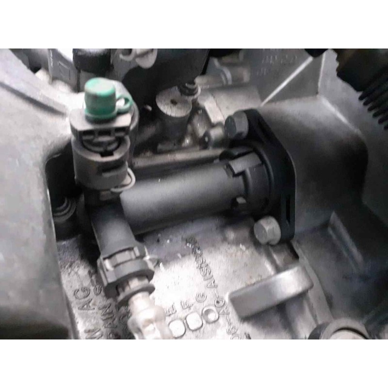Recambio de bombin embrague para seat arona xcellence edition referencia OEM IAM - Blanco 2