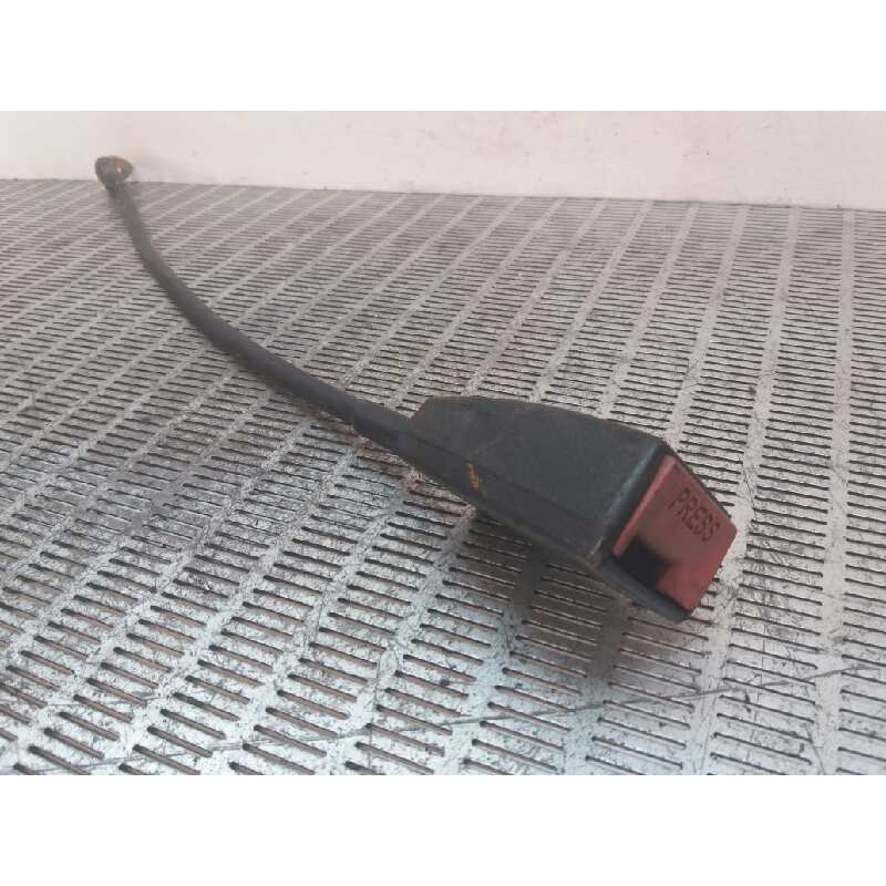 Recambio de enganche cinturon delantero derecho para mercedes-benz mb 180 2.4d referencia OEM IAM - Blanco 2