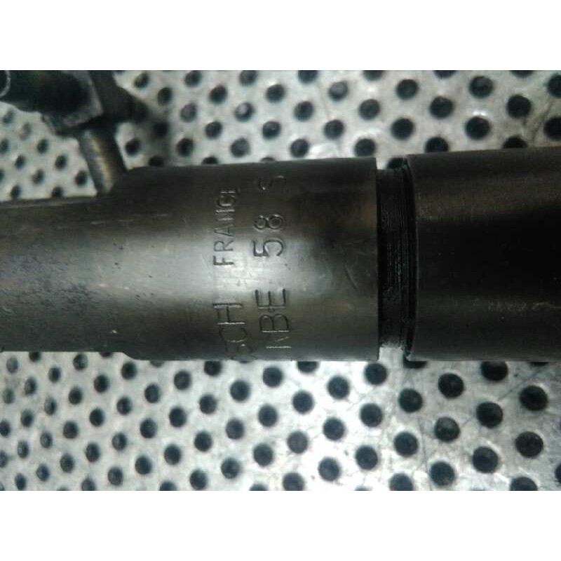 Recambio de inyector para renault master combi desde '98 2.5 diesel referencia OEM IAM KBE58S8 - Blanco 2