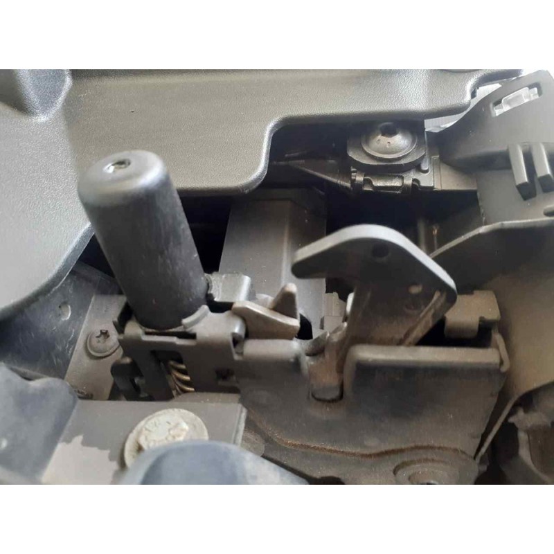 Recambio de cerradura capo para seat arona xcellence edition referencia OEM IAM - Blanco 2