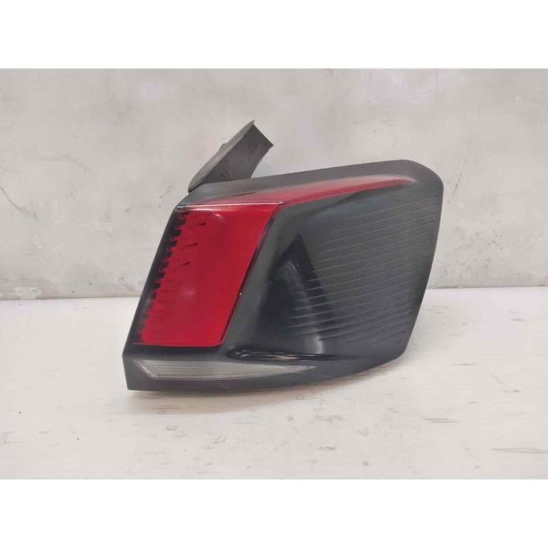 Recambio de piloto trasero derecho para peugeot 3008 allure referencia OEM IAM 9810477080  