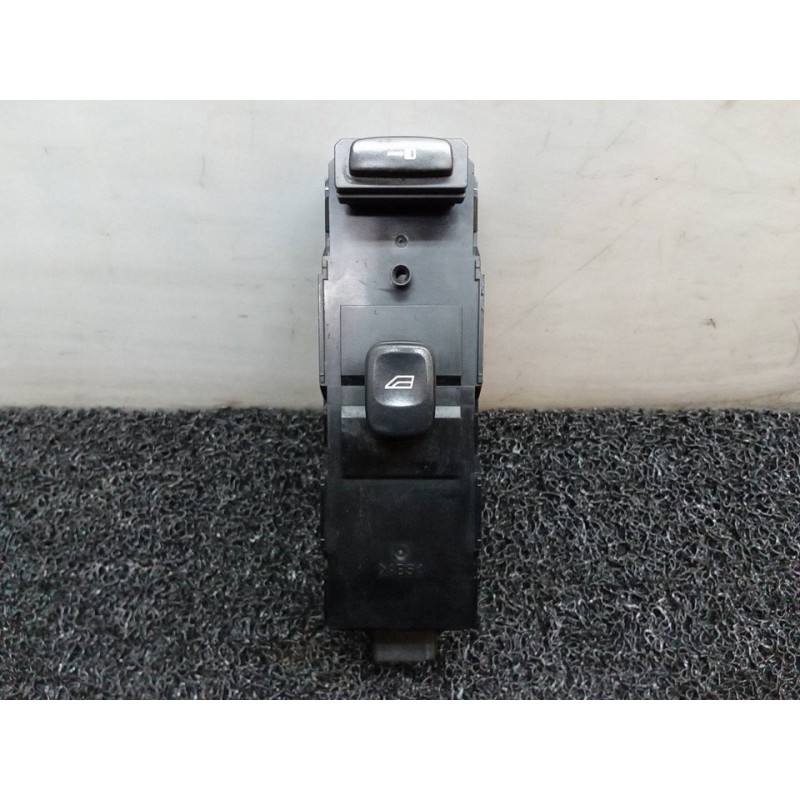 Recambio de mando elevalunas delantero derecho para volvo s60 berlina 2.4 (125kw) referencia OEM IAM 30658147  