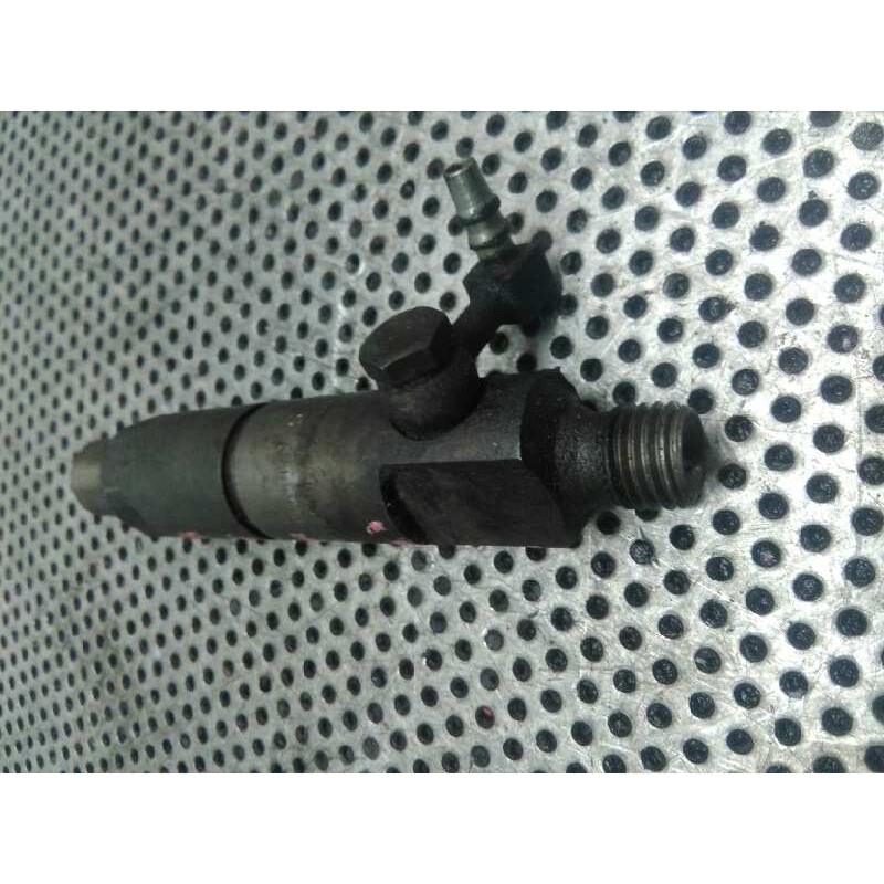 Recambio de inyector para renault master combi desde ´98 2.5 diesel referencia OEM IAM KBE58S8  