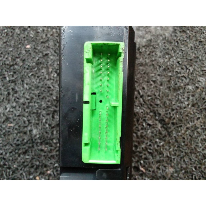 Recambio de mando elevalunas delantero derecho para volvo s60 berlina 2.4 (125kw) referencia OEM IAM 30658147 - Negro 4