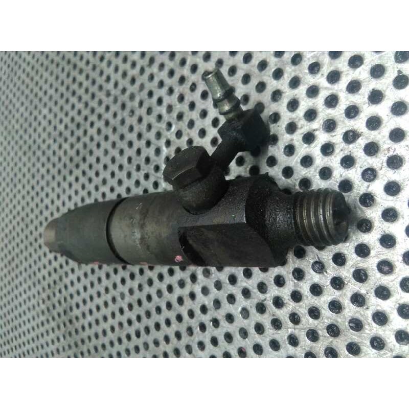 Recambio de inyector para renault master combi desde ´98 2.5 diesel referencia OEM IAM KBE58S8  