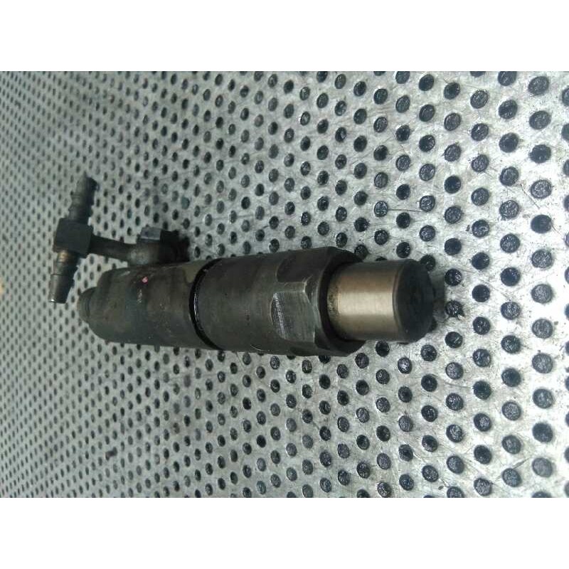 Recambio de inyector para renault master combi desde '98 2.5 diesel referencia OEM IAM KBE58S8 - Blanco 2