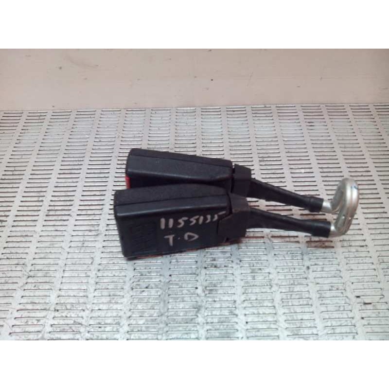 Recambio de enganche cinturon trasero derecho para opel corsa c 1.3 16v cdti cat (z 13 dt / ln9) referencia OEM IAM - Negro