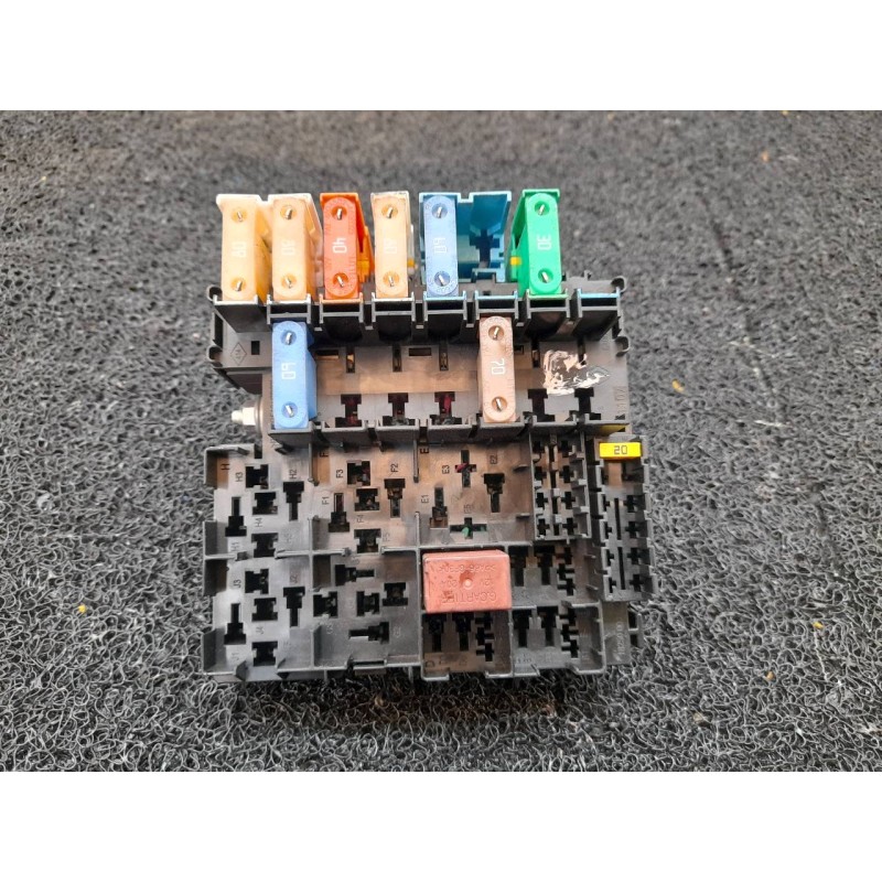Recambio de caja reles / fusibles para renault laguna iii authentique referencia OEM IAM 8200528467D 55RJ10A27 
