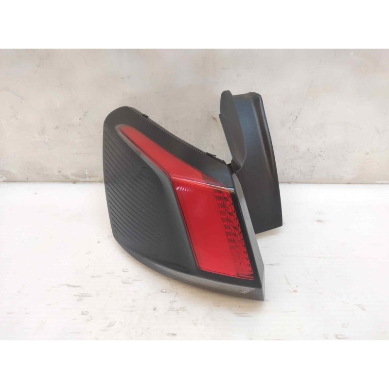 Recambio de piloto trasero izquierdo para peugeot 3008 allure referencia OEM IAM 9810477180  