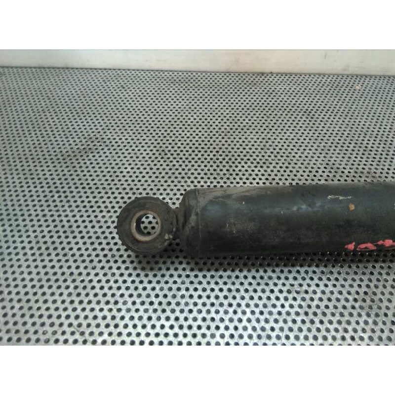 Recambio de amortiguador trasero derecho para renault master combi desde '98 2.5 diesel referencia OEM IAM - Blanco 2