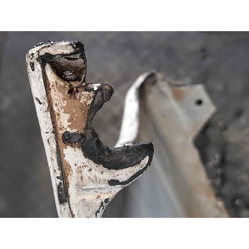 Recambio de paragolpes delantero para toyota corolla (e12) 1.4 d-4d terra sedán referencia OEM IAM - Blanco 3