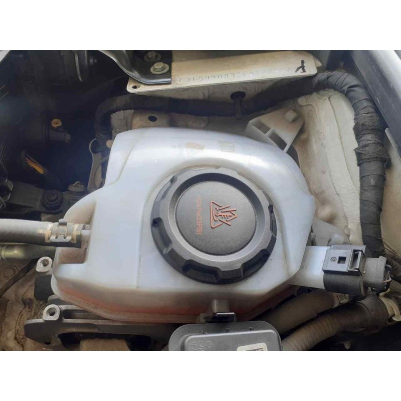 Recambio de deposito expansion para seat arona xcellence edition referencia OEM IAM - Blanco 2