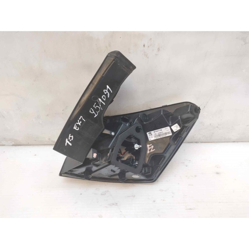 Recambio de piloto trasero izquierdo para peugeot 3008 allure referencia OEM IAM 9810477180 2