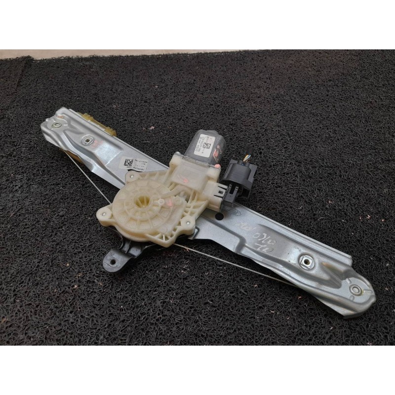 Recambio de elevalunas trasero derecho para ford focus turn. (cb8) trend referencia OEM IAM BM51A27000BC  