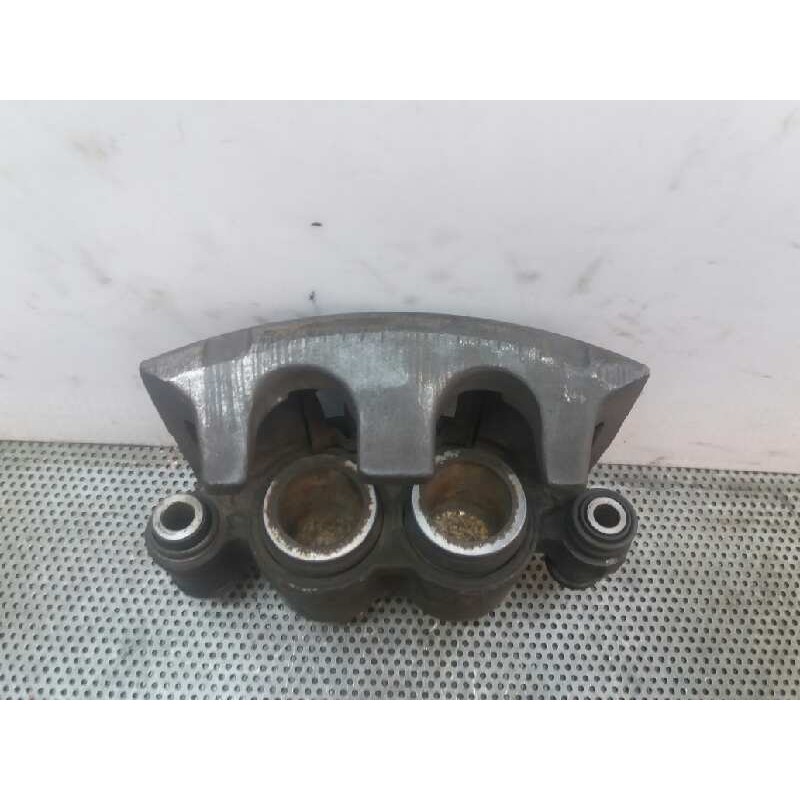 Recambio de pinza de freno delantera derecha para renault master combi desde '98 2.5 diesel referencia OEM IAM - Blanco 2
