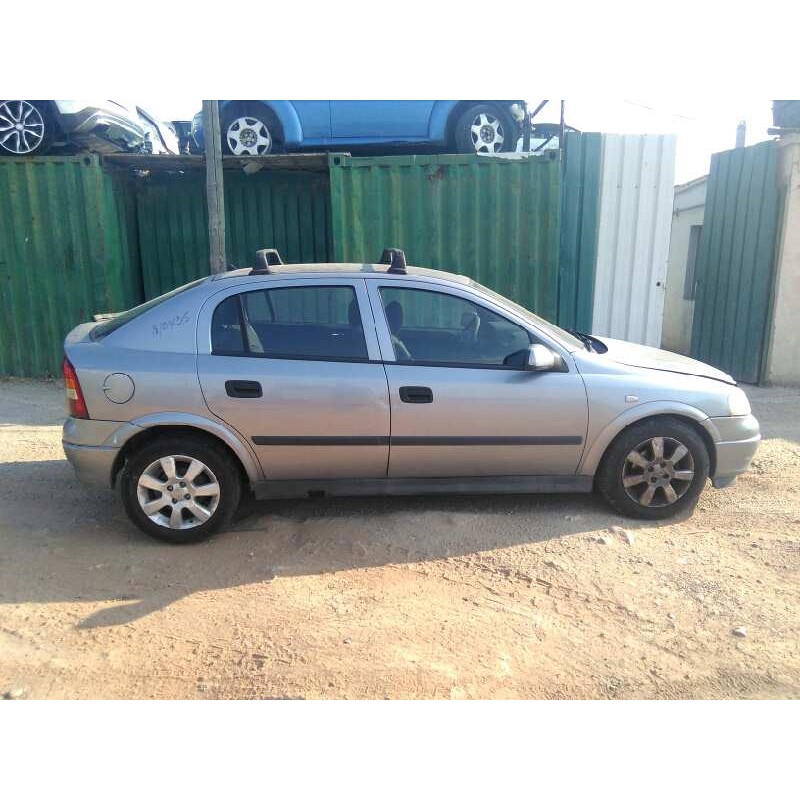 opel astra g berlina del año 2004