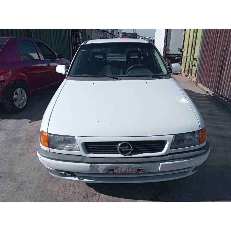 opel astra f berlina del año 1998