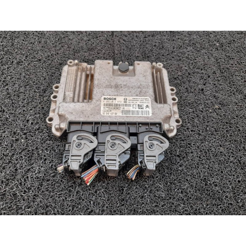 Recambio de centralita motor uce para citroën c3 picasso sx referencia OEM IAM 0281013872 9664843780 BOSCH