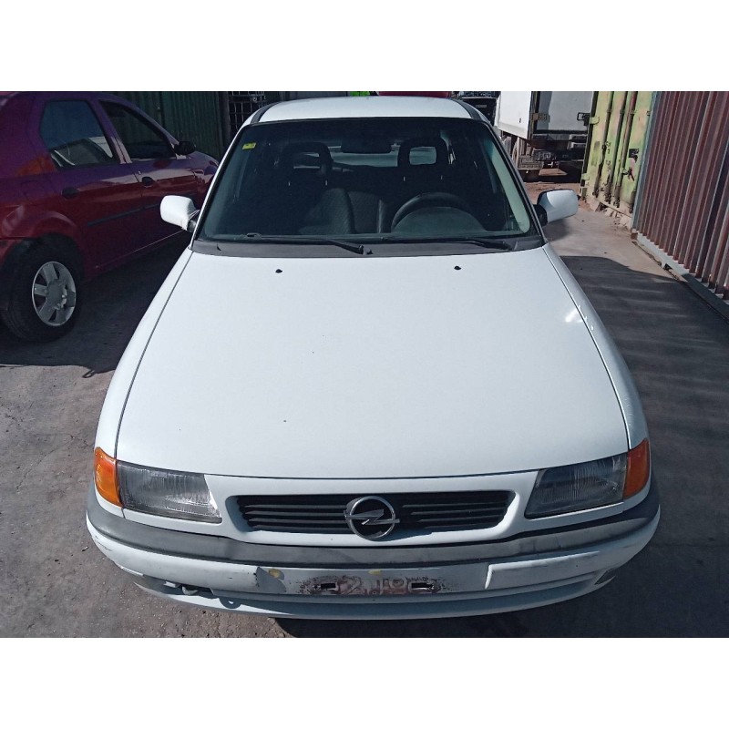 opel astra f berlina del año 1998
