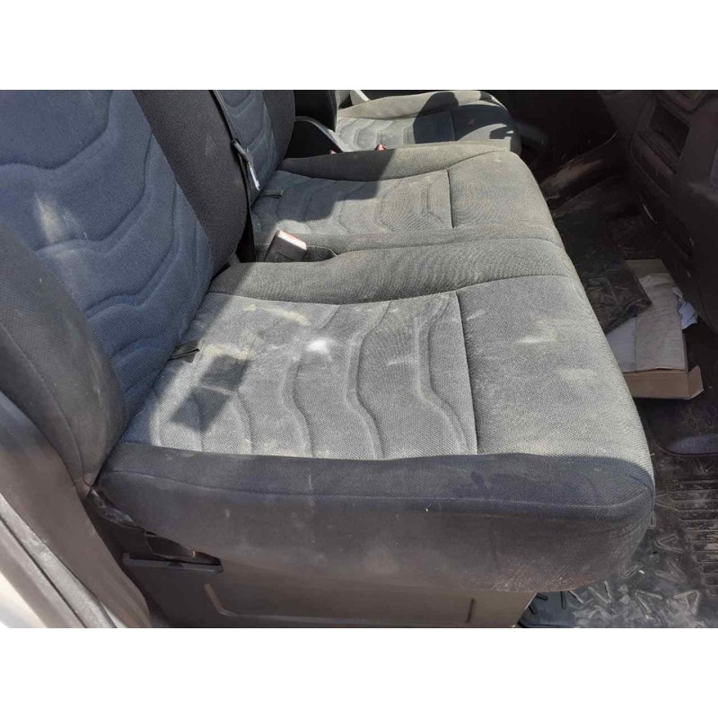 Recambio de asiento delantero derecho para iveco daily furgón fg h2 33 s ... v batalla 3520 l referencia OEM IAM - Blanco 3