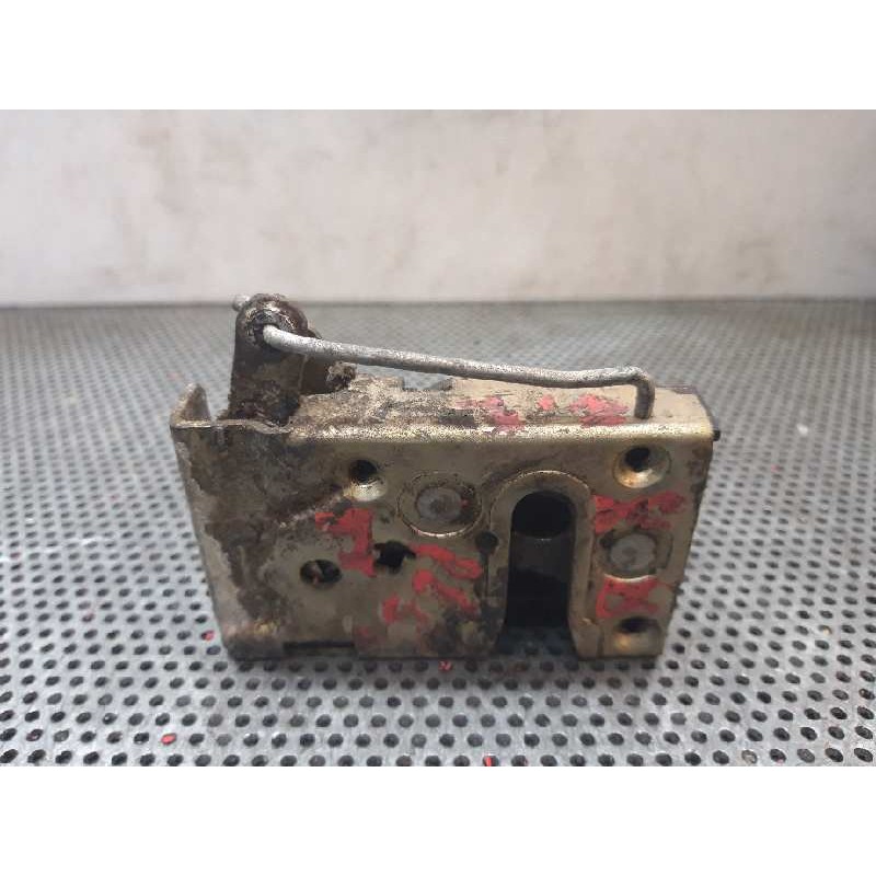 Recambio de cerradura puerta delantera derecha para peugeot 205 berlina referencia OEM IAM  125574 3