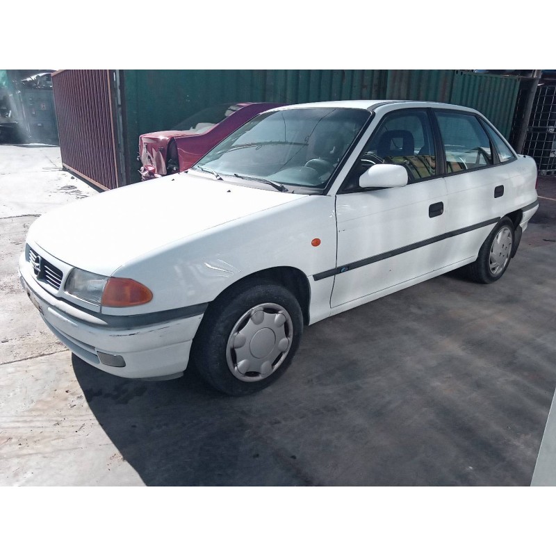 opel astra f berlina del año 1998