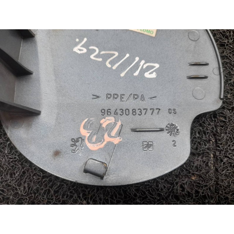 Recambio de tapa exterior combustible para peugeot 307 break/sw (s2) sw referencia OEM IAM 9643083777 3