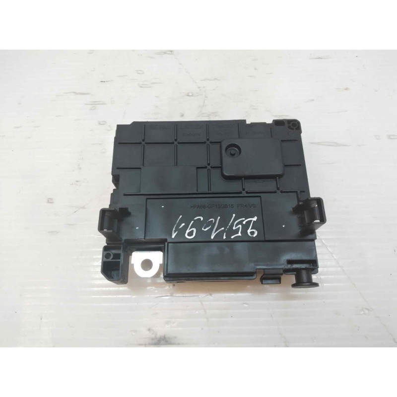 Recambio de caja reles / fusibles para peugeot 3008 allure referencia OEM IAM 9813136780 2