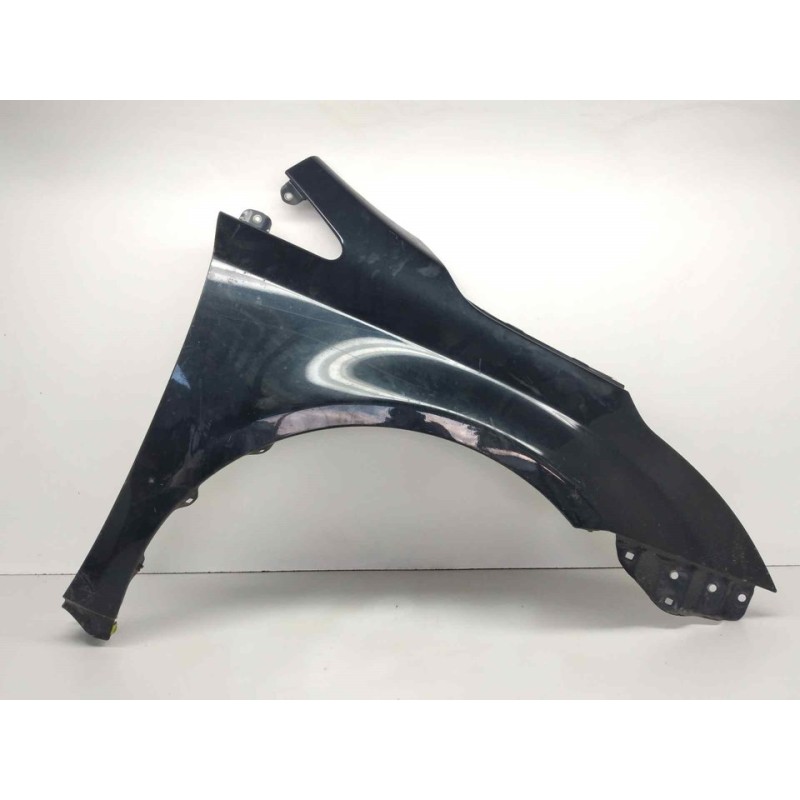 Recambio de aleta delantera derecha para toyota avensis (t27) executive referencia OEM IAM   