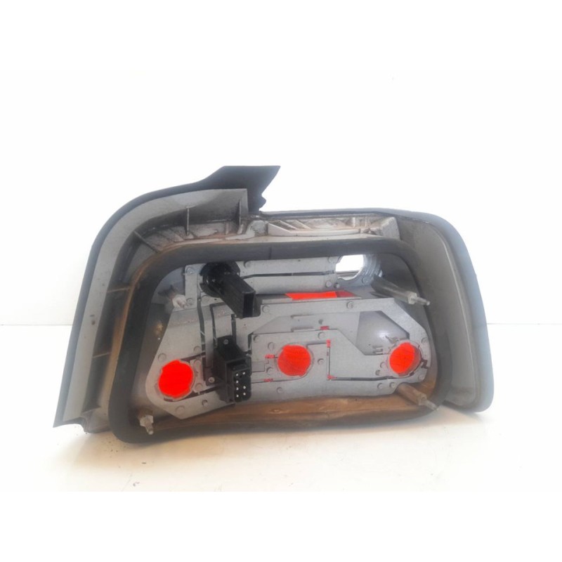 Recambio de piloto trasero izquierdo para bmw serie 3 berlina (e36) 318tds se referencia OEM IAM - Verde 2