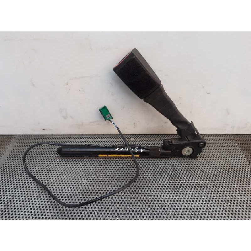 Recambio de enganche cinturon delantero derecho para opel zafira b cosmo referencia OEM IAM - Azul 2
