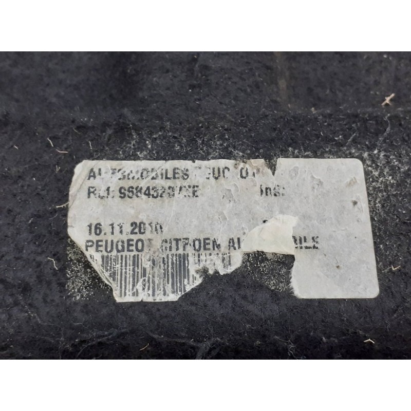 Recambio de bandeja trasera para peugeot 3008 premium referencia OEM IAM 96843207ZE - Blanco 2