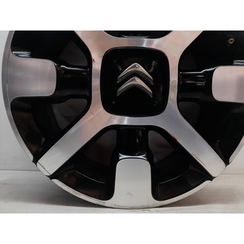 Recambio de llanta para citroën c4 cactus feel edition referencia OEM IAM 9800494077 - Rojo 2
