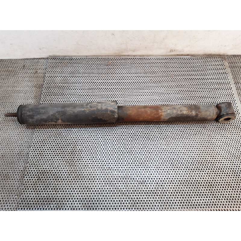 Recambio de amortiguador delantero derecho para nissan trade 3.0 d referencia OEM IAM  96558 